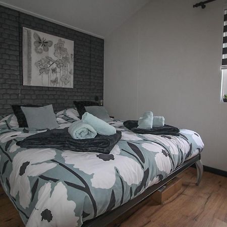 Sfeervol Chalet Op De Veluwe Putten Luaran gambar