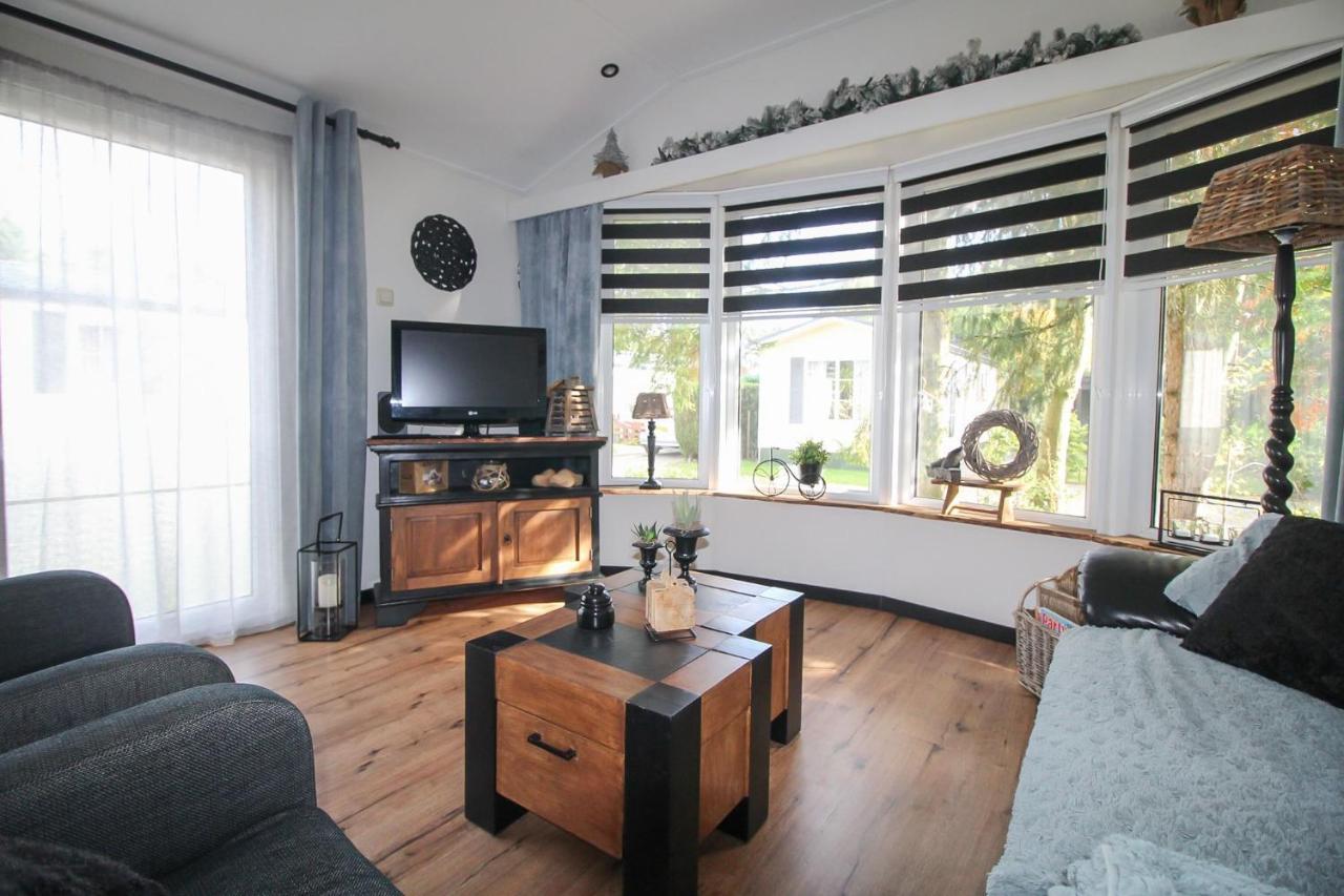 Sfeervol Chalet Op De Veluwe Putten Luaran gambar